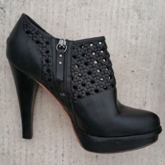 UGG Shoes - SOLD Ugg Sz 9.5 9 Leather Ankle High 4.5" Bootie